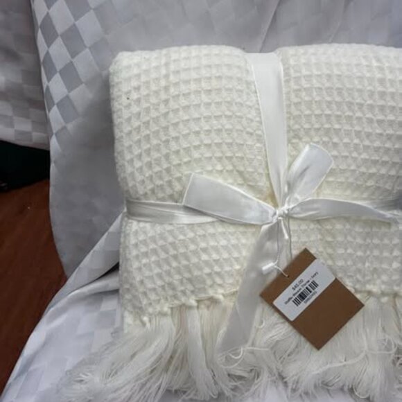 Waffle Weave Throw - NEW - Picture 3 of 6